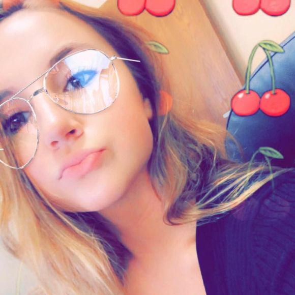 Meet your Posher, Megan - Picture 1 of 1